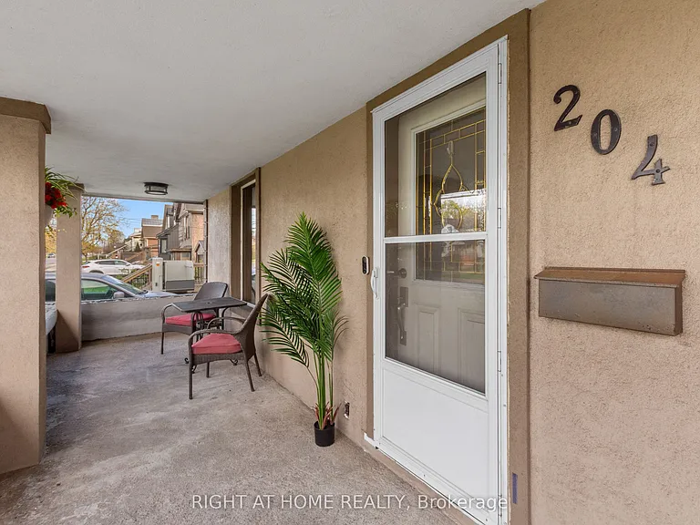 204 Beach Blvd — Photo 2