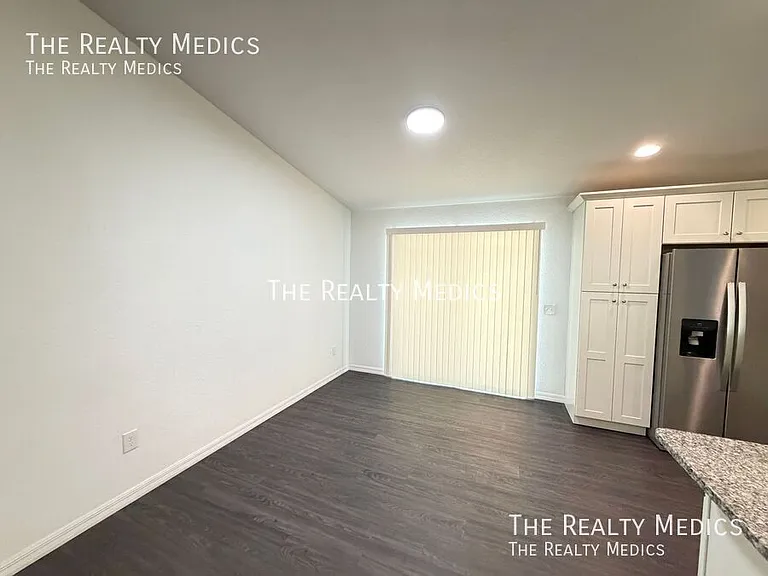 303 Sequoia Dr — Photo 7