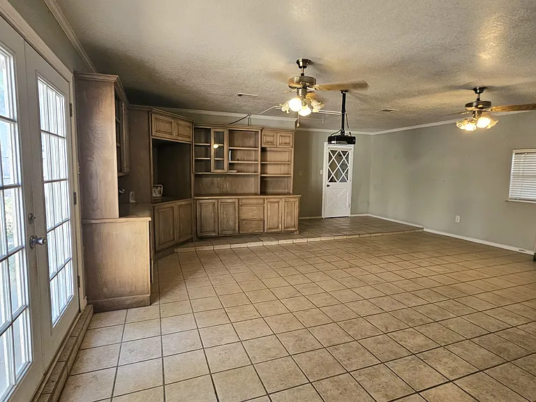 2402 Emerson Ct — Photo 23