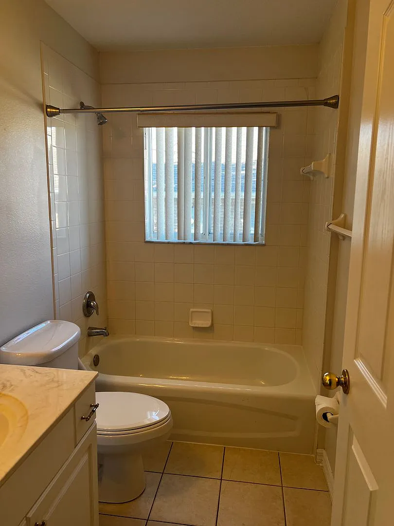 Deltona Lakes — Photo 4