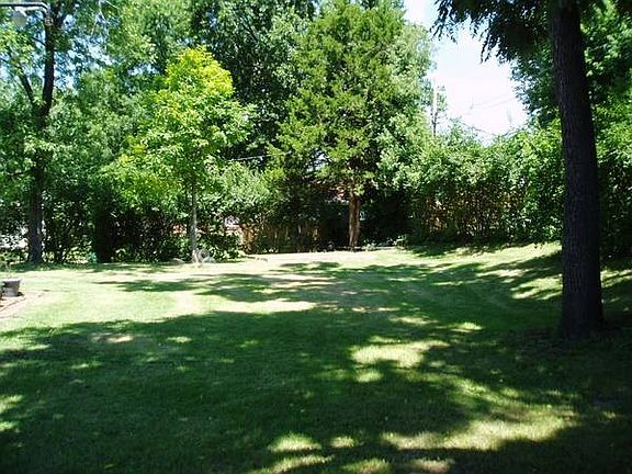 4th image of 2716 Aberdeen Dr