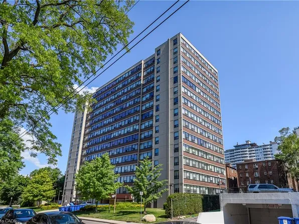 120 Duke St #803, Hamilton, ON L8P 4T1