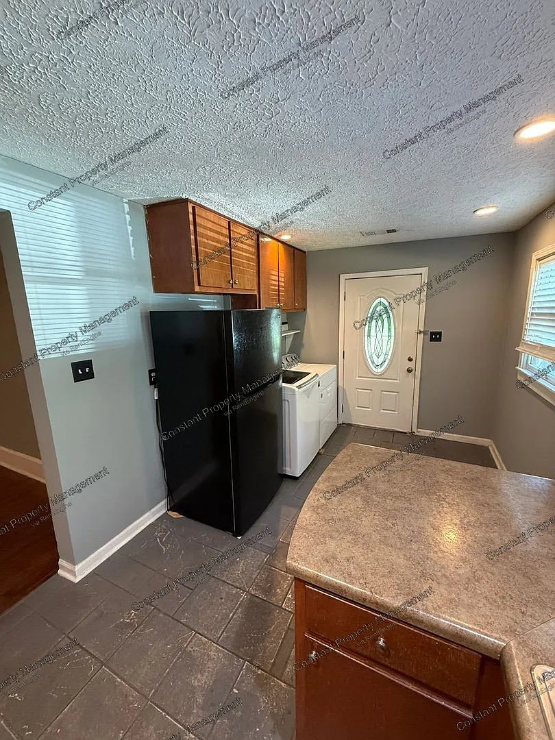 2 bed, 1.0 bath, 872 sqft, $1,025 — Photo 4