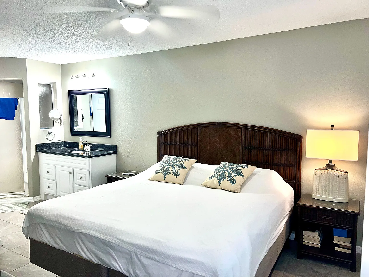 2 bed, 2.0 bath, 1000 sqft, $1,800 — Photo 4