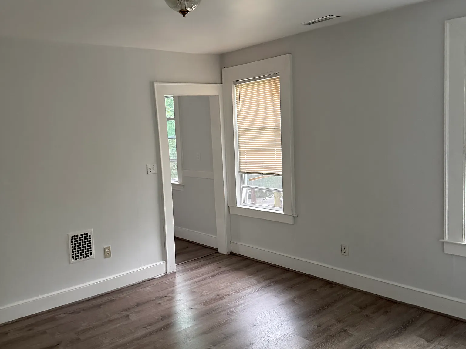 3 bed, 1500 sqft, $2,000 — Photo 3