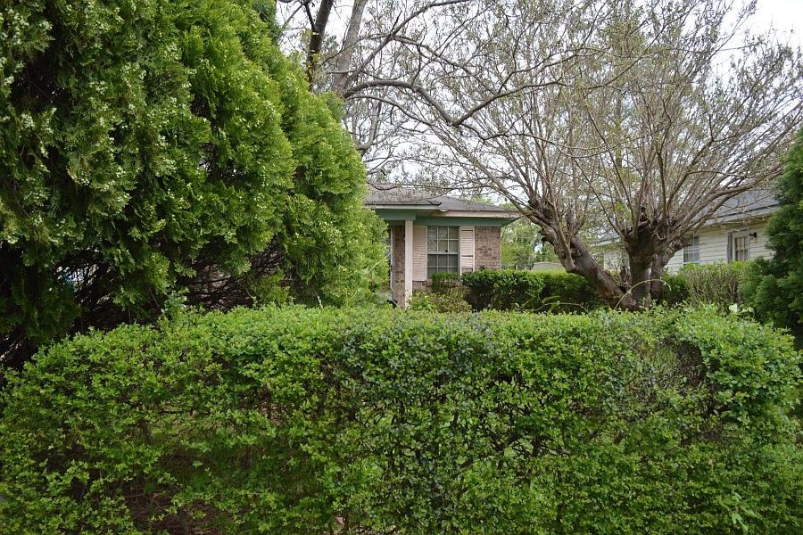 2nd image of 2020 6th St E