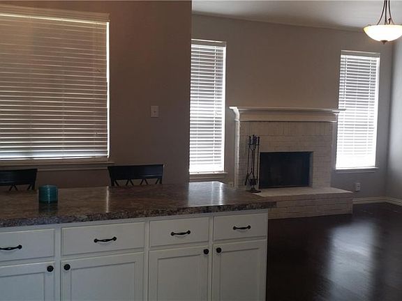 3rd image of 1214 Coronado Ln