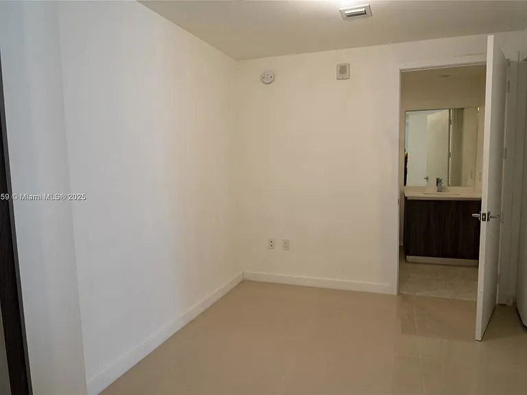 488 NE 18th St #1809 — Photo 11