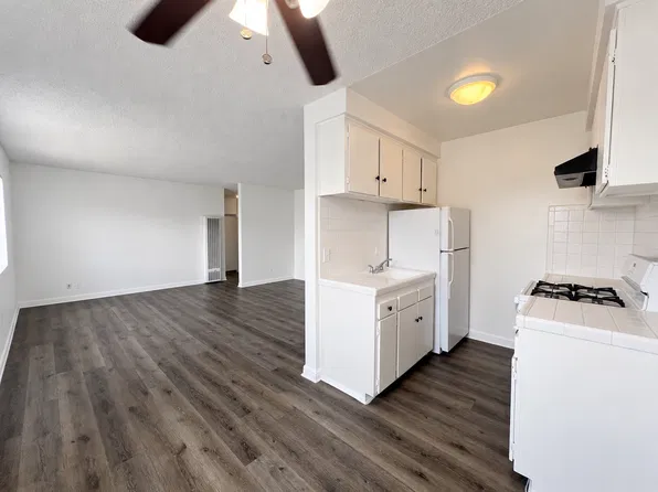 El Sorano Apartments, 4015 W 132nd St APT 122, Hawthorne, CA 90250