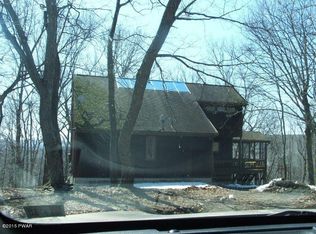 669 Edinburgh Rd, Bushkill, PA 18324