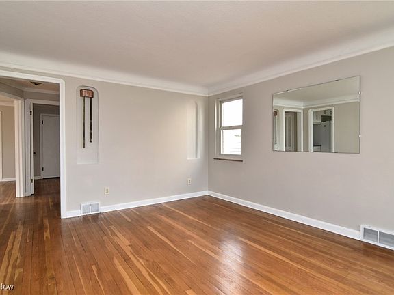 5th image of 14501 Caldwell Ave