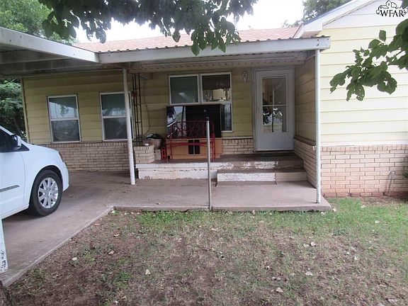 3rd image of 504 W Washington Ave