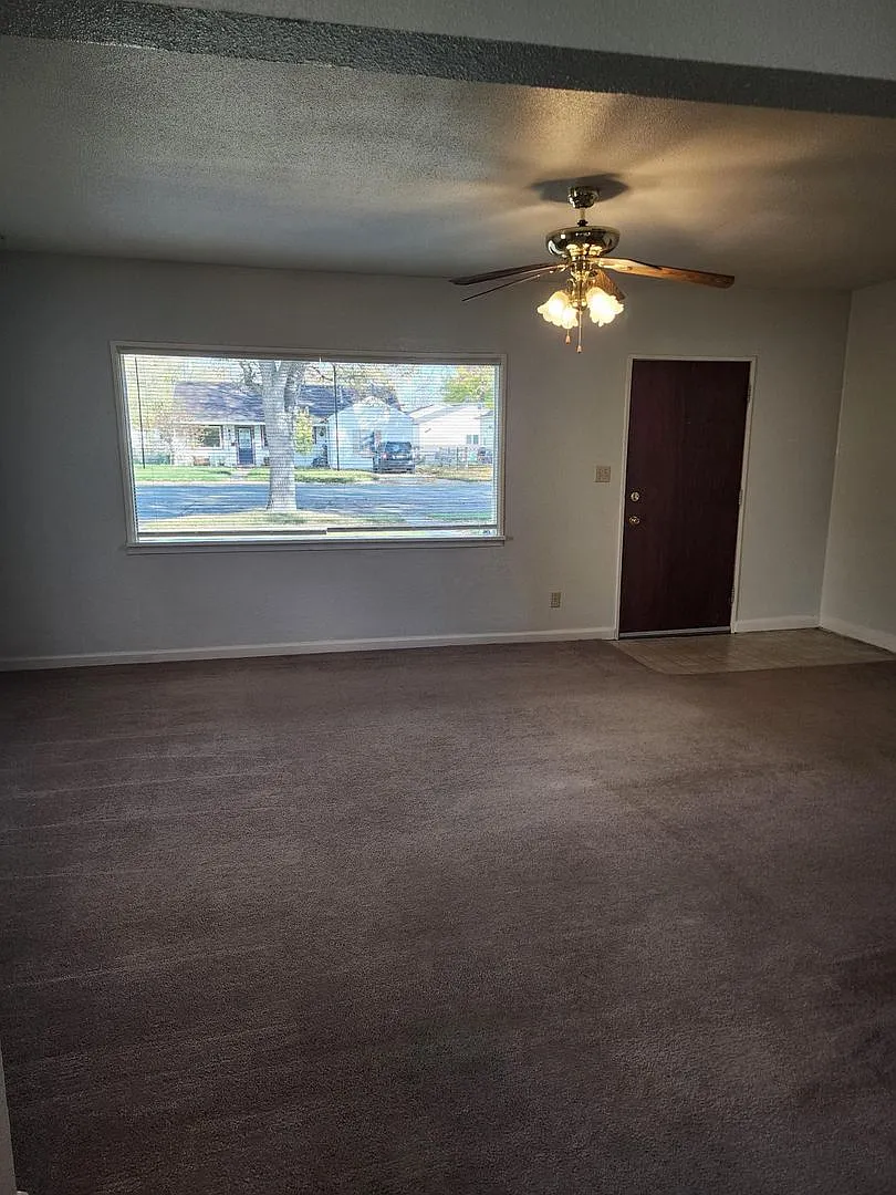 Two bedroom house in laurel — Photo 4