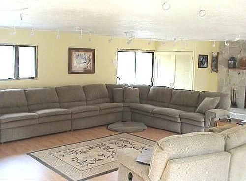 Living area, photo 1