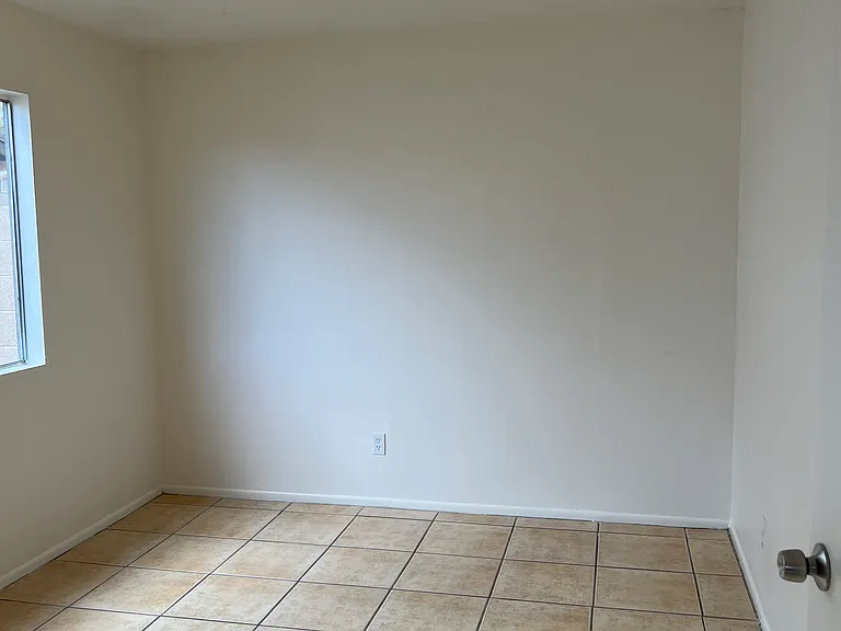 7044 W Garfield St — Photo 3