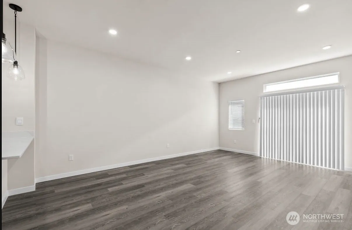 3 bed, 1548 sqft, $3,800 — Photo 2
