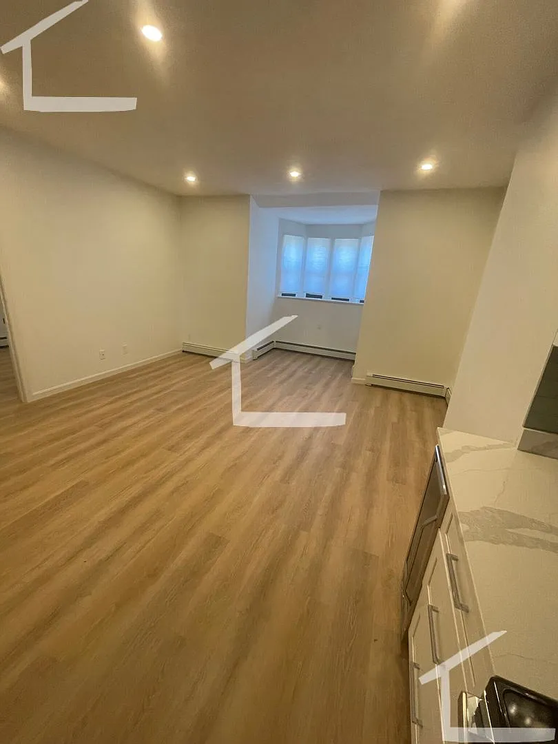 Nice 3 bed in South End — Photo 3