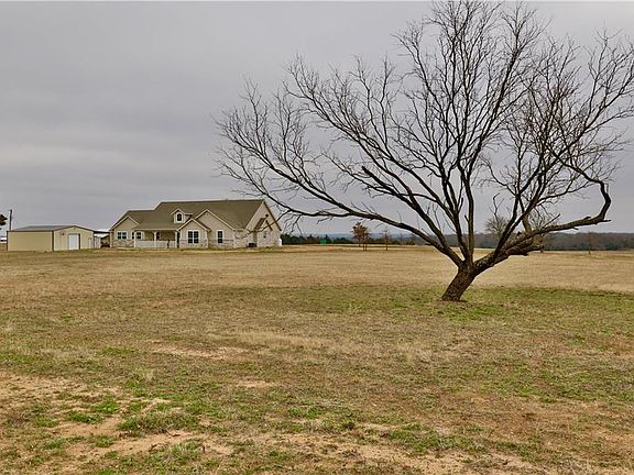 3rd image of 613 Lawhorn Ln