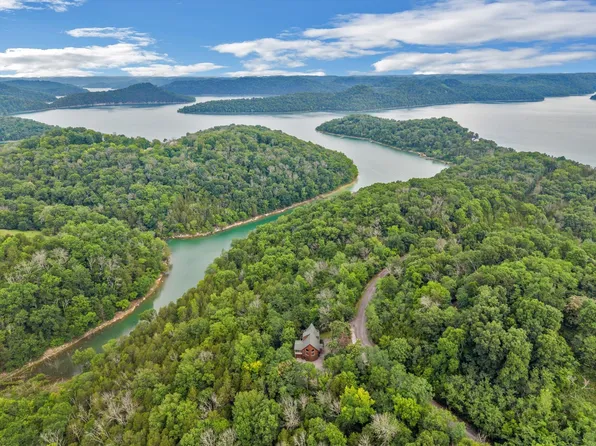 110 Lake Meadow Dr, Smithville, TN 37166