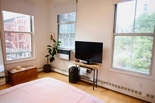 Rented by True Lofts New York LLC | media 32