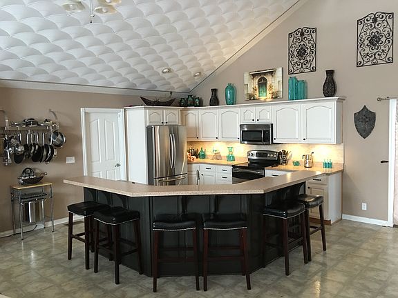 3rd image of 281 Blue Ash Dr