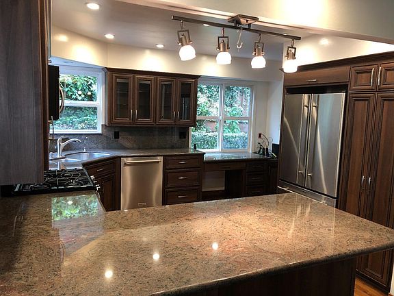 3rd image of 3707 Hamilton Way