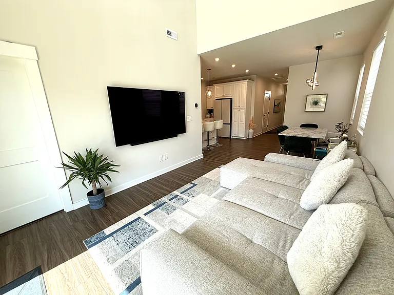 9451 Munsing Dr — Photo 6