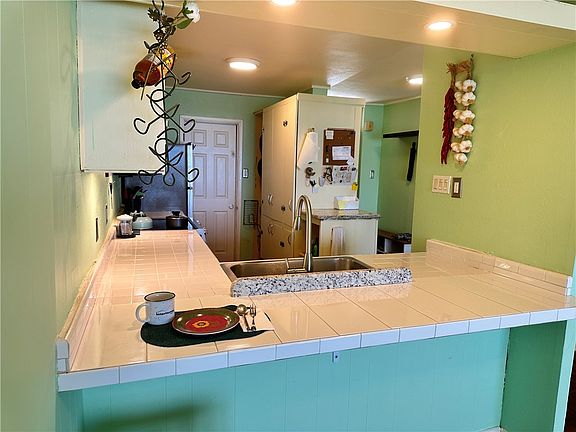 5th image of 4302 Ocean Dr APT 77