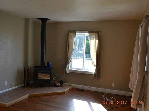 4th image of 301 Central Ave