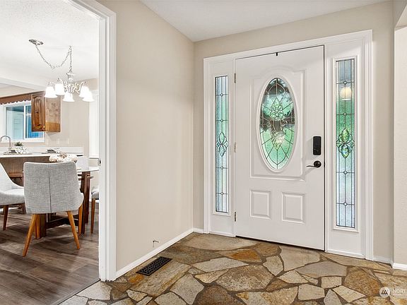 4th image of 5326 Donnelly Drive SE