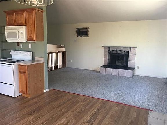 5th image of 2703 Skyline Dr