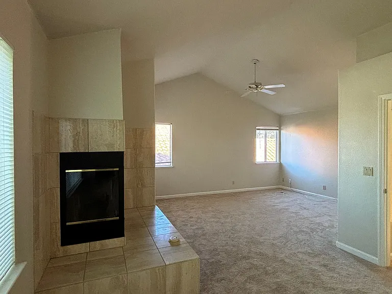 5021 Chaparral Ct — Photo 8