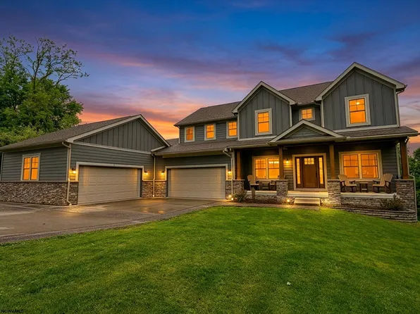 40 Park Ridge Dr, Morgantown, WV 26508
