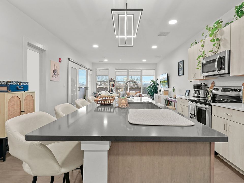 1st image of 1020 Elmwood Ave #204