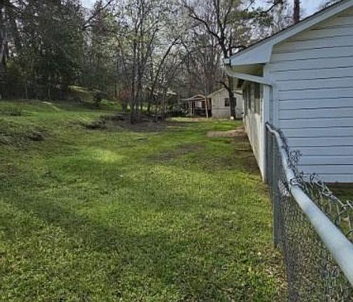 4th image of 121 Meadowbrook Dr