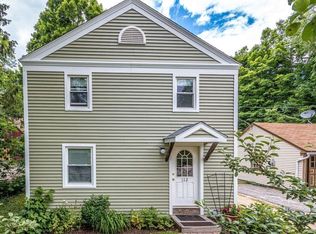 112 Seavey St, North Conway, NH 03860