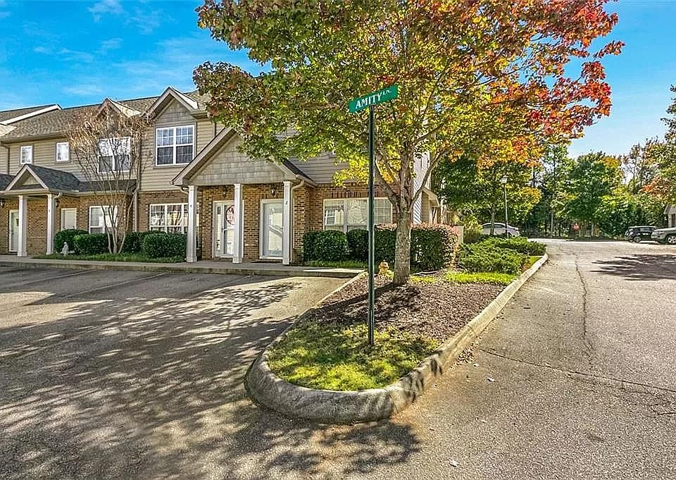 1st image of 8 Amity Ln