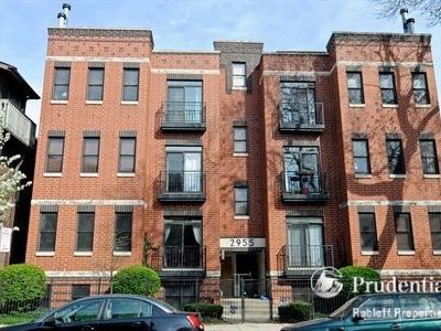 2955 N Racine Ave APT 3A, Chicago, IL, 60657