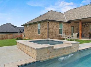 1031 Colonial Ave, Tuttle, OK 73089