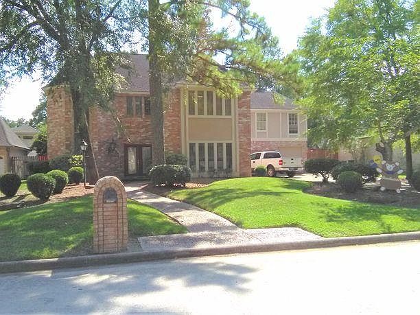 1st image of 15919 Maplehurst Dr