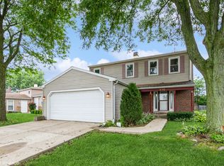 830 Napa St, Carol Stream, IL 60188
