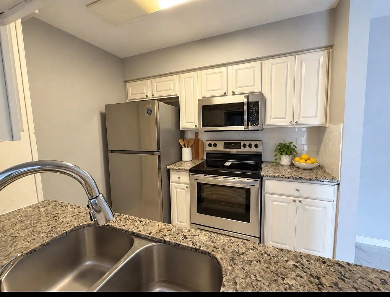 2 bed, 2.0 bath, 1149 sqft, $1,450 — Photo 1