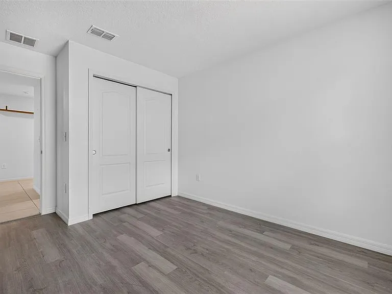 1097 Augustus Dr — Photo 26