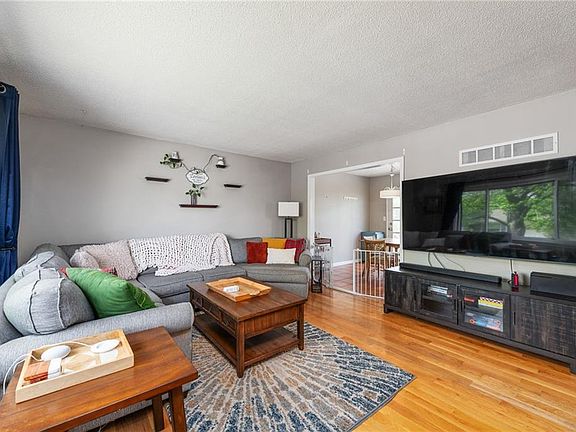 5th image of 4207 E 105th St