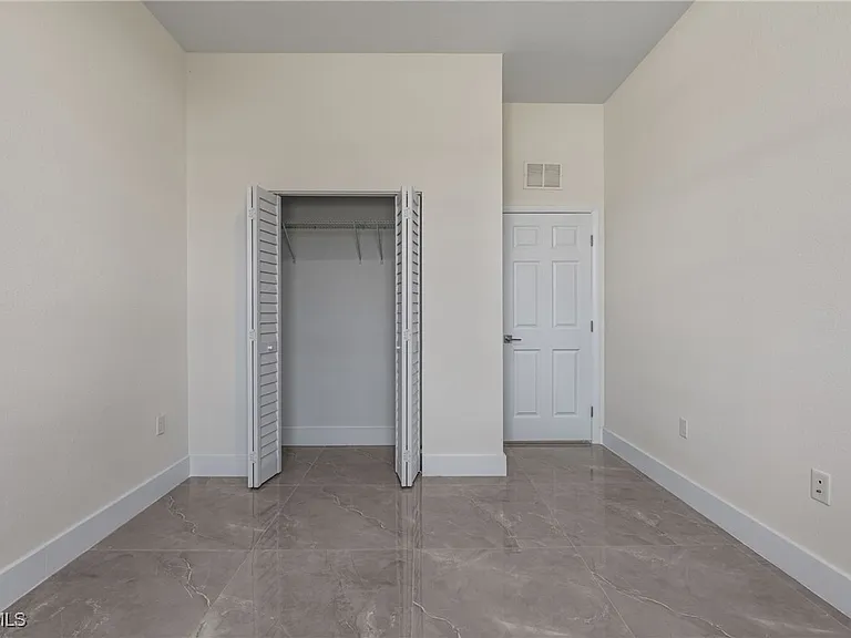 1134 Cumming St E — Photo 22