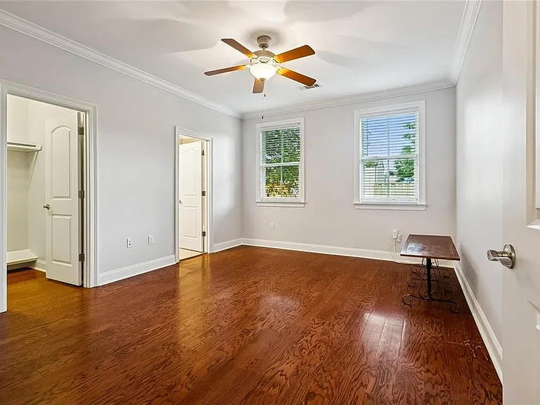 2053 Jackson Ave — Photo 3