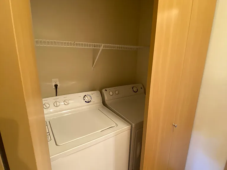 The Sinclair Apartments — Photo 38