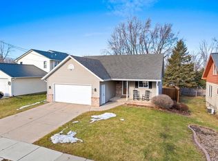 616 W 10th St, Kaukauna, WI 54130