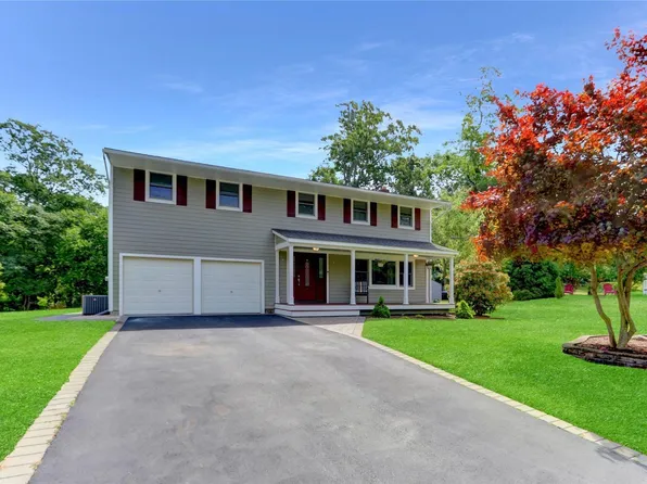 14 Longacre Court, Port Jefferson, NY 11777