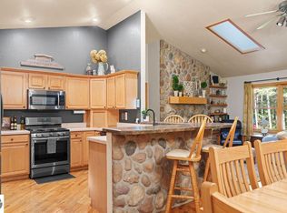 1627 White Oak Ln, Interlochen, MI 49643